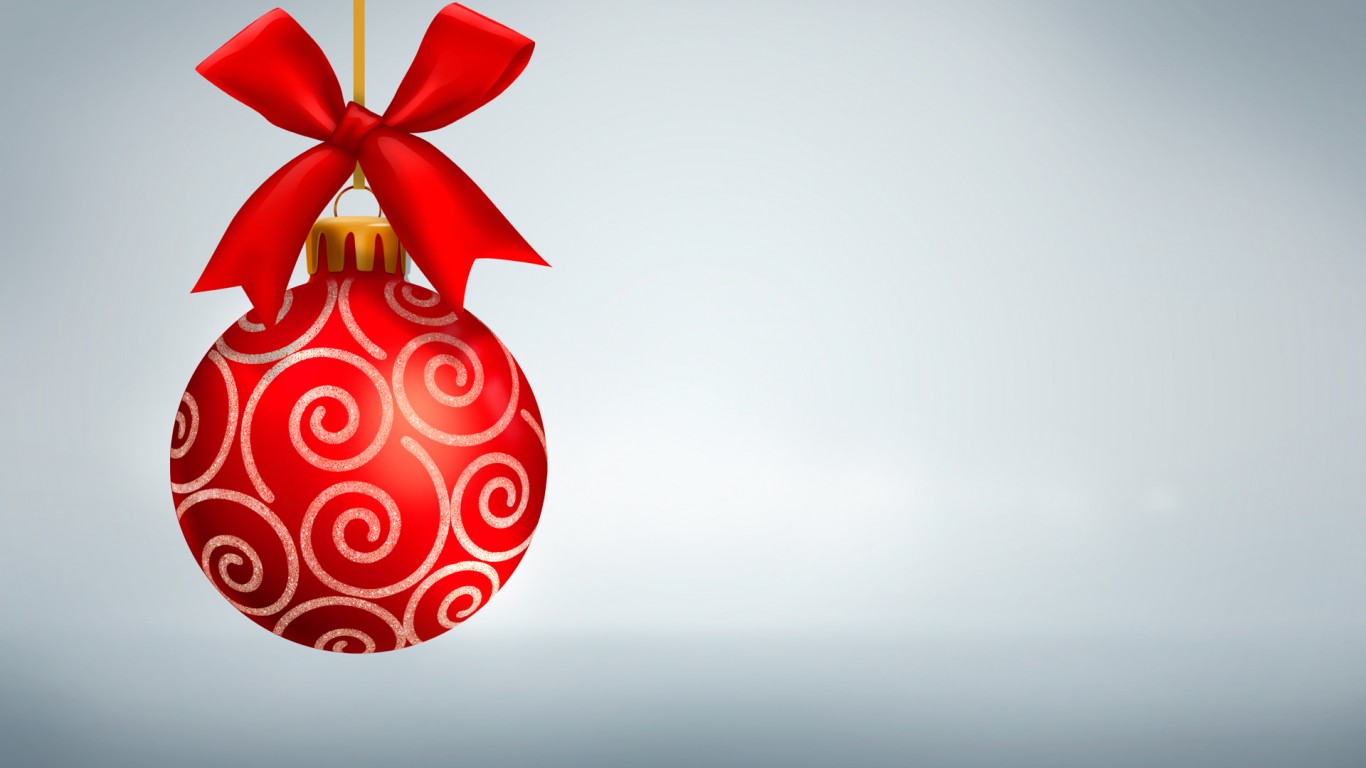 Simple Red Christmas Ornament 1366x768 - Wallpaper ...